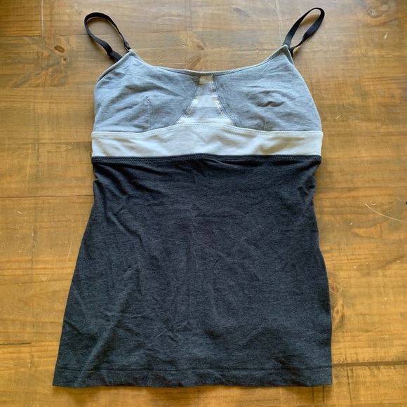 Lululemon Contentment Triangle Colorblock Tank Top in Gray/Cream/Stripe-Size 6 - Picture 2 of 5